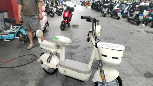 新宝配资 电动自行车限速25km/h，“史上最严”新国标对车商、骑手有何影响？